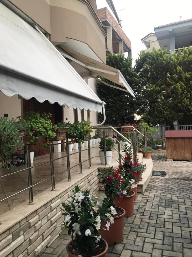 Guest House Il Palazzo Durrës 外观 照片